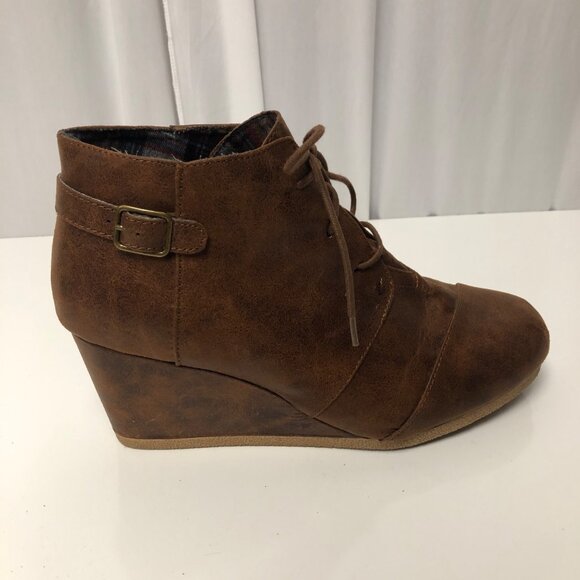 Maurices Ankle Boots Womens Size 11 Brown Faux Leather Lace Up Wedge Shoe - Picture 2 of 8